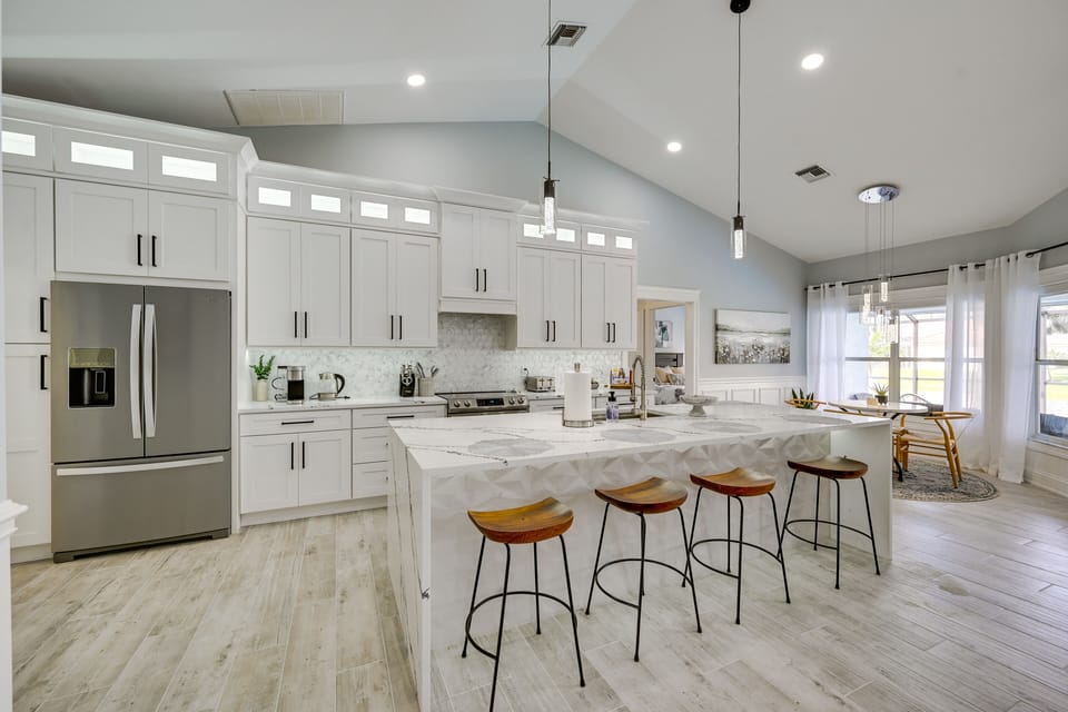 Fully Equipped Kitchen | Cooking Basics | Coffee Maker | Toaster