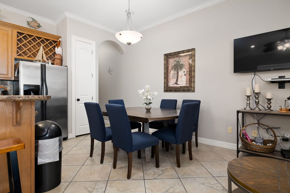 Share meals, laughs, and island memories together in this welcoming dining space