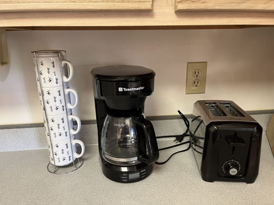 Drip coffee maker