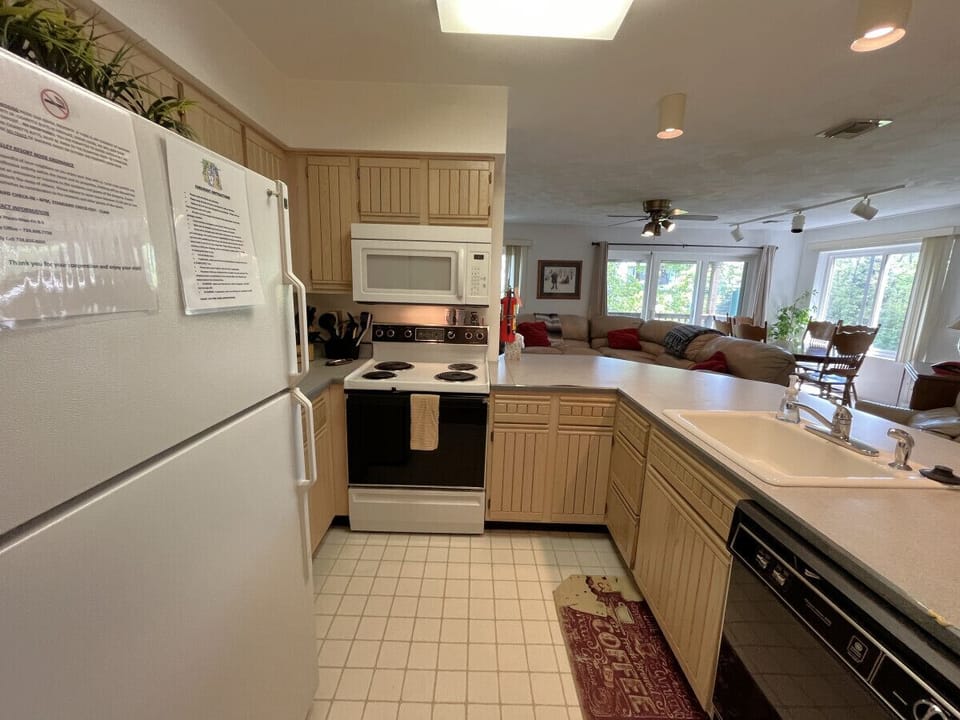 Fully equipped kitchen to cook up your favorite foods