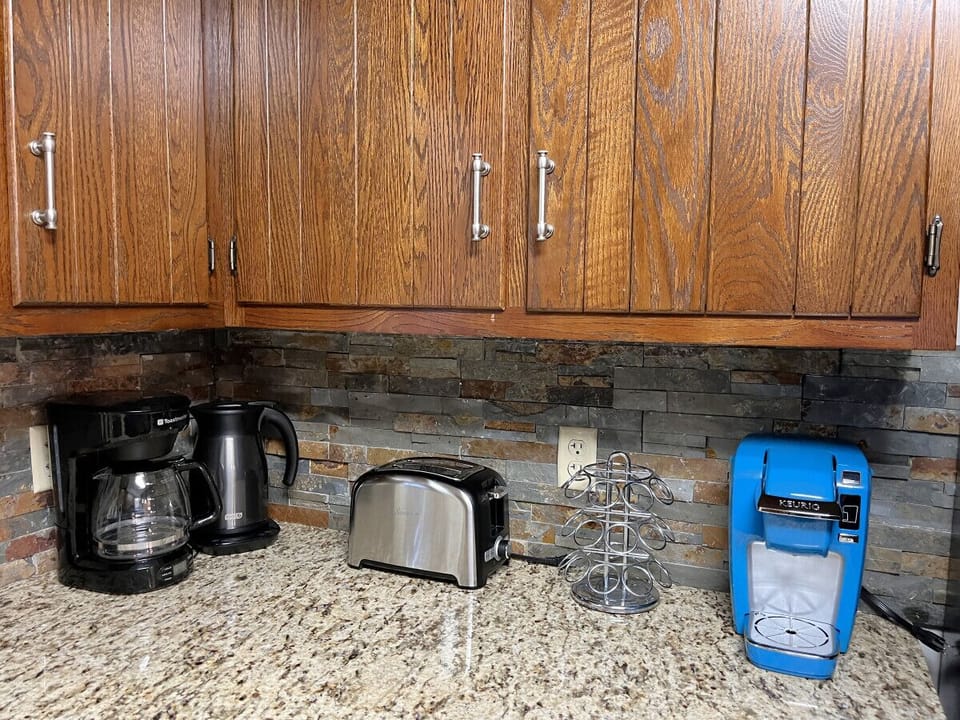 Drip coffee maker & singe serve keurig