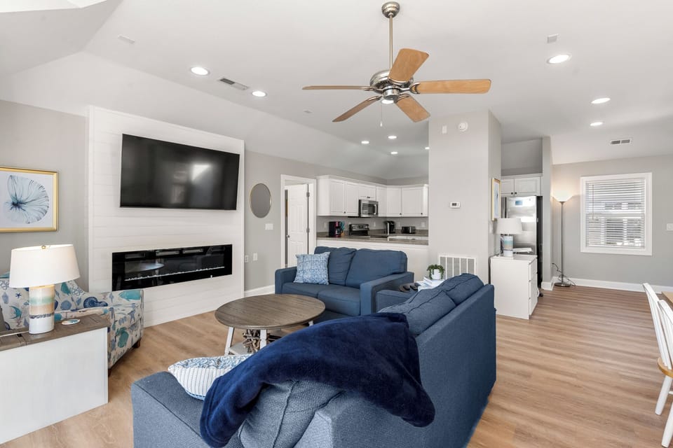 VOH07: Salty Suite | Top Level Living Area