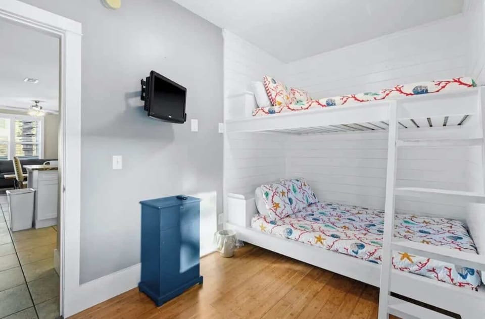 Main Level Double Bunk Beds