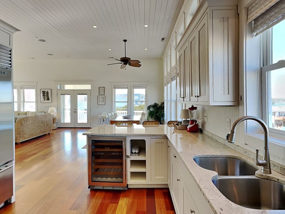 Kitchen - Full Stocked Kitchen With Stainless Steel Appliances