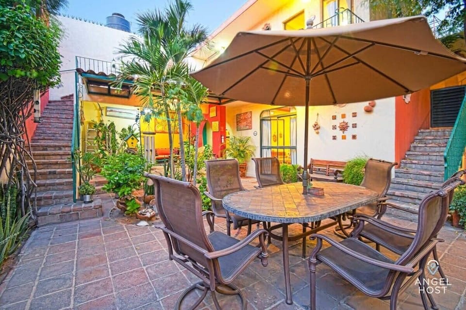 A cozy area to unwind and enjoy either a breakfast or an evening coffee. 