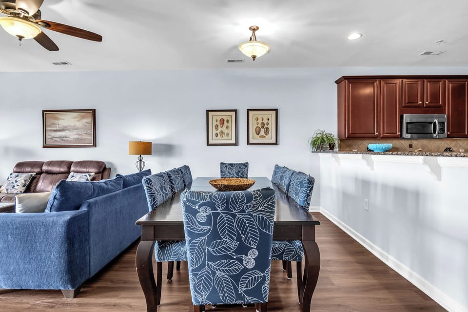 Dining Area - West