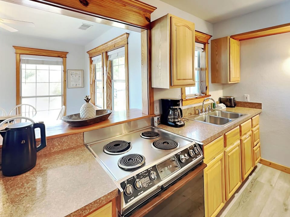 Full Kitchen