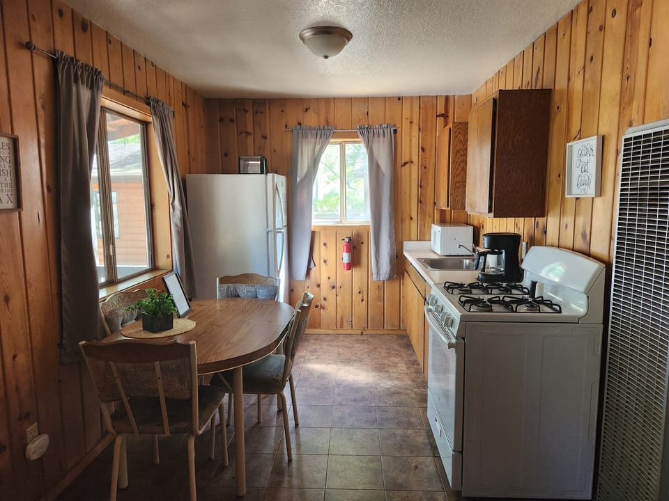 Kitchen/Dining