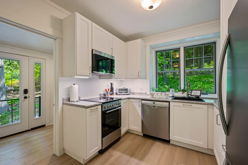 Newly remodeled and fully stocked kitchen