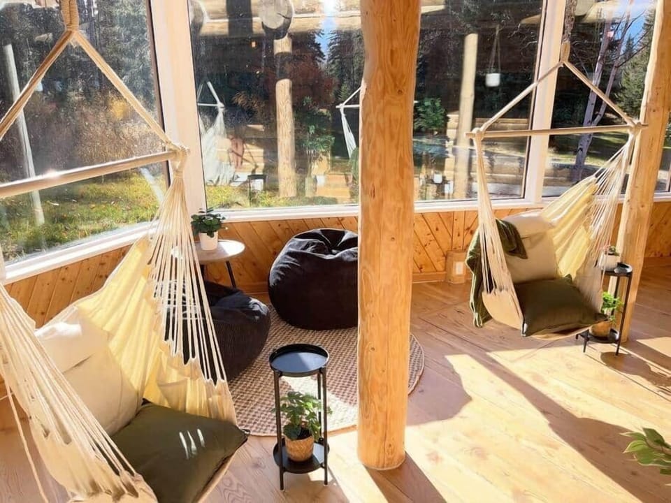 Hangout Room