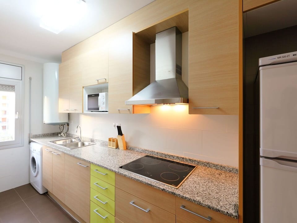 Cabinetry, Countertop, Sink, Property, Tap, Kitchen Stove, Window, Kitchen, Wood, Building