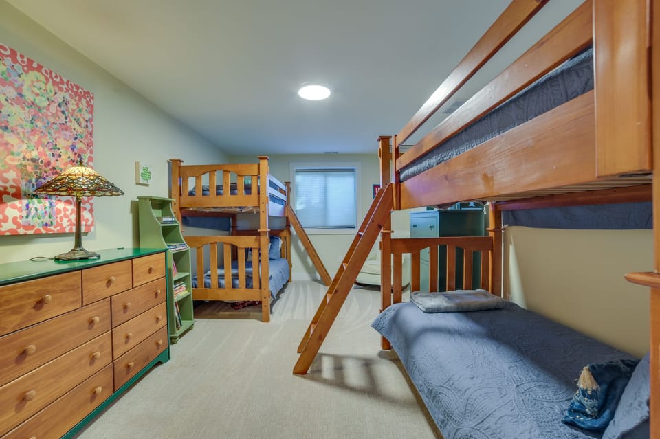 Bedroom 6 | 2 Twin Bunk Beds