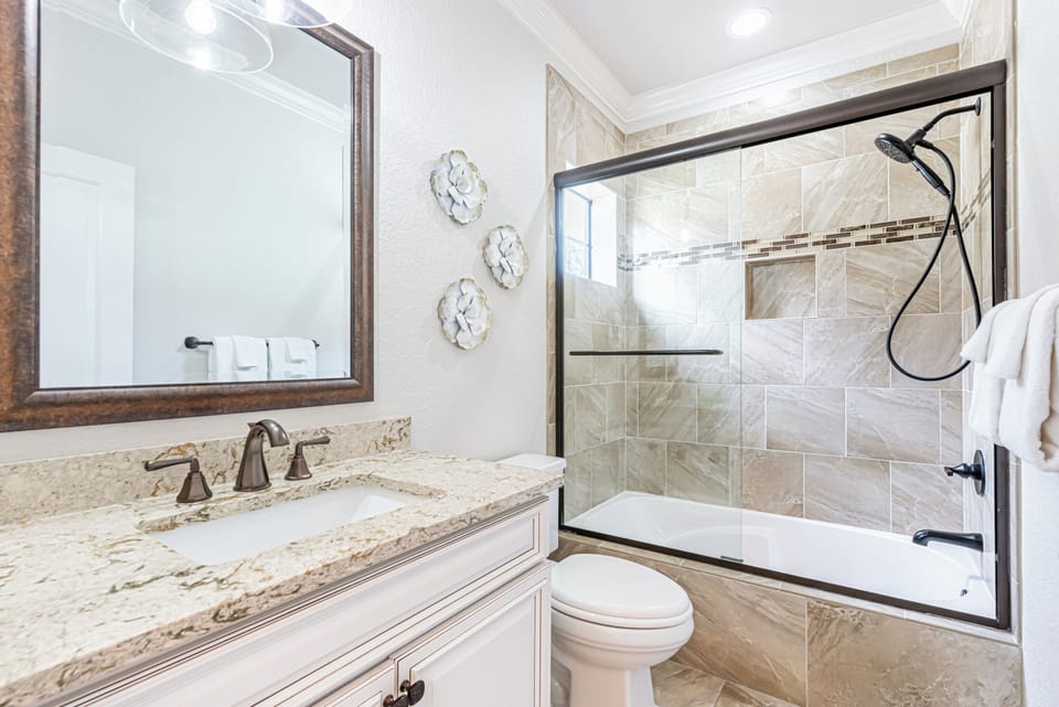 Bunk Room En Suite Bathroom