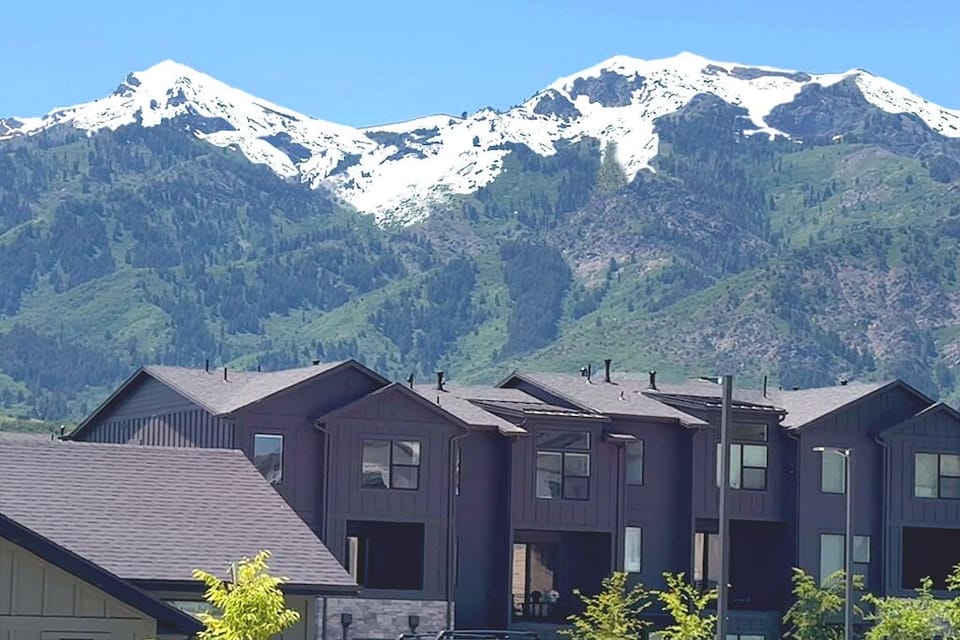 Townhome overlooks the Wasatch Mountain Range - this is looking towards WPR.