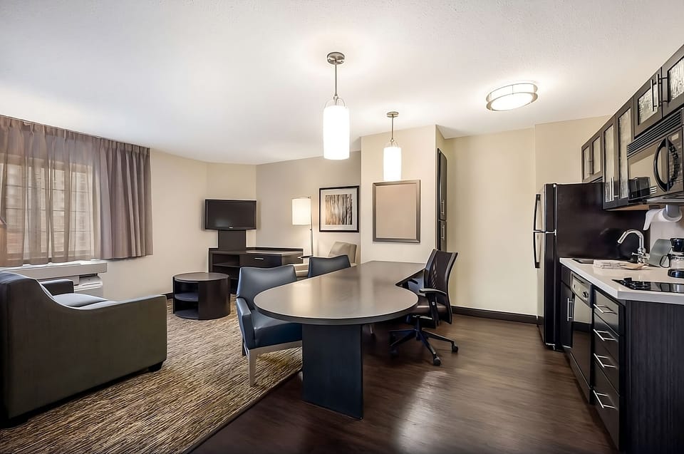 Living Area. Exact unit will be assigned upon arrival. Views, colors, and decor may vary.