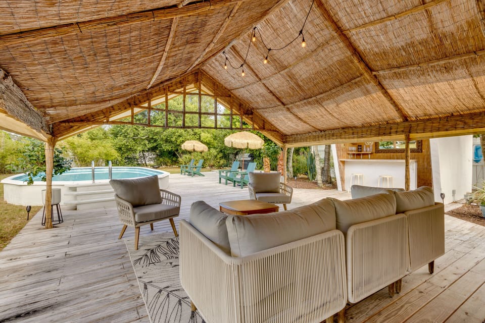 Mount Dora Vacation Rental | 2BR | 2BA | 1,252 Sq Ft | 4 Steps Required to Enter