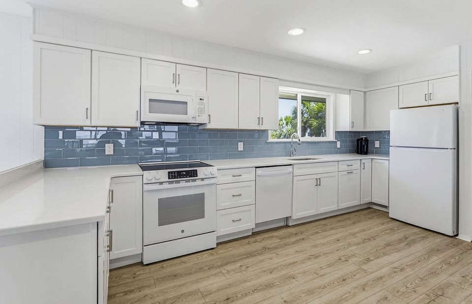 Great Room - Newly Renovated Kitchen