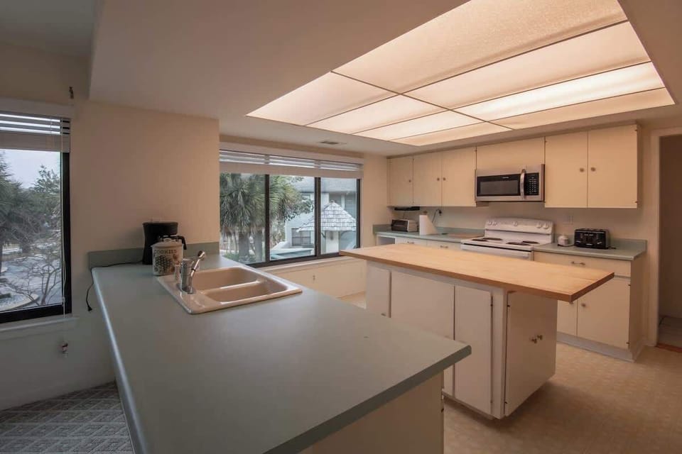 Well equipped kitchen