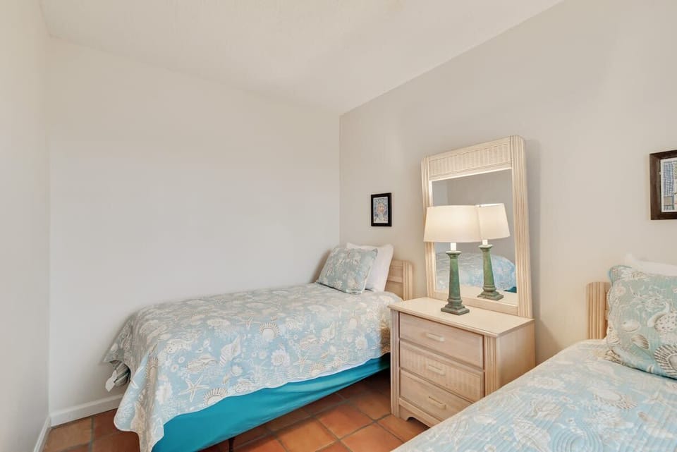 2nd Bedroom 2 twins