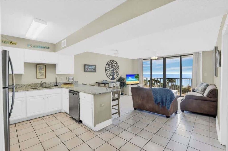 Kitchen to Living Room 