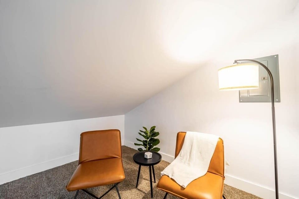 Room 1A: Reading nook!