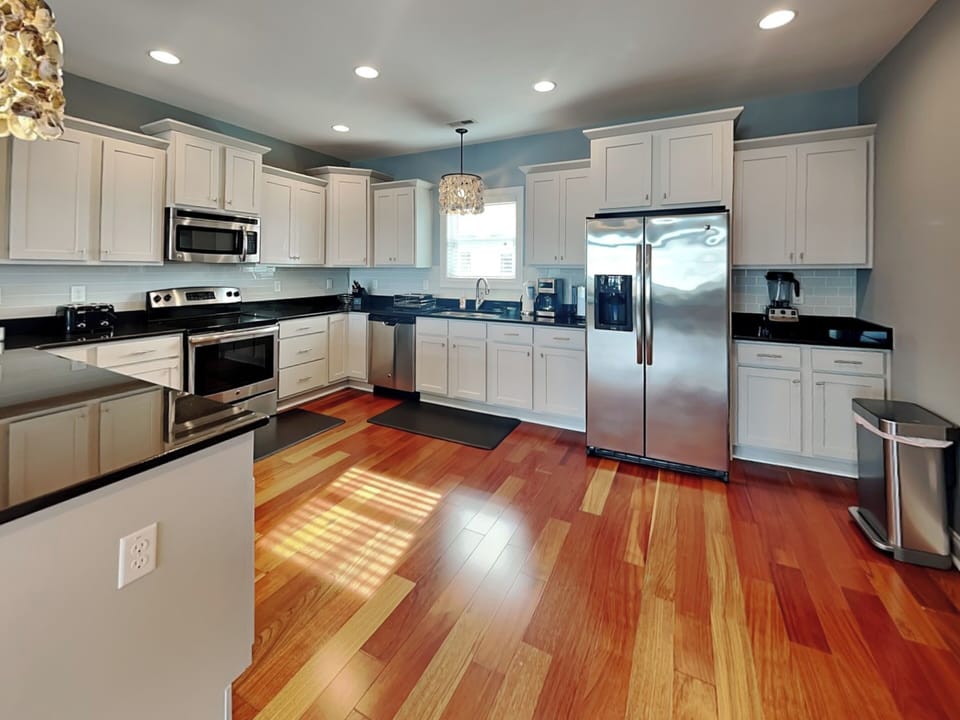 Full Size Kitchen