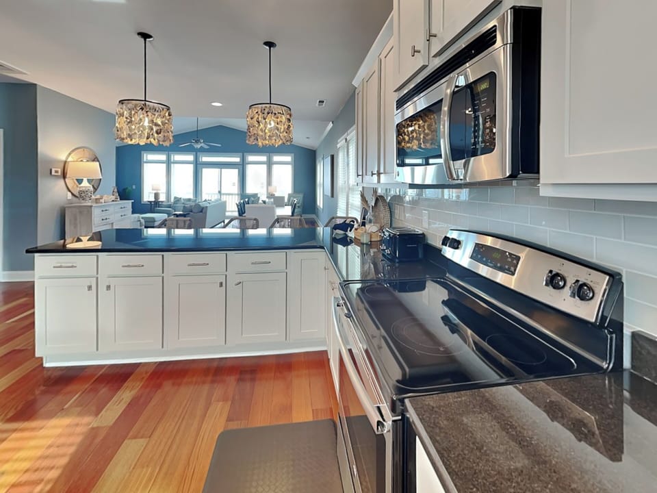Full Size Kitchen