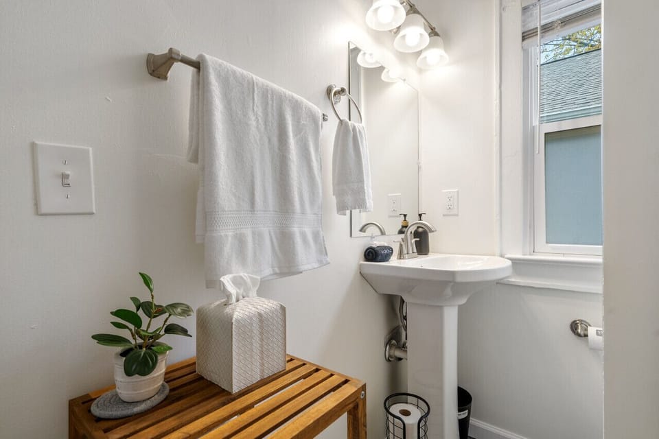 Full Bathroom