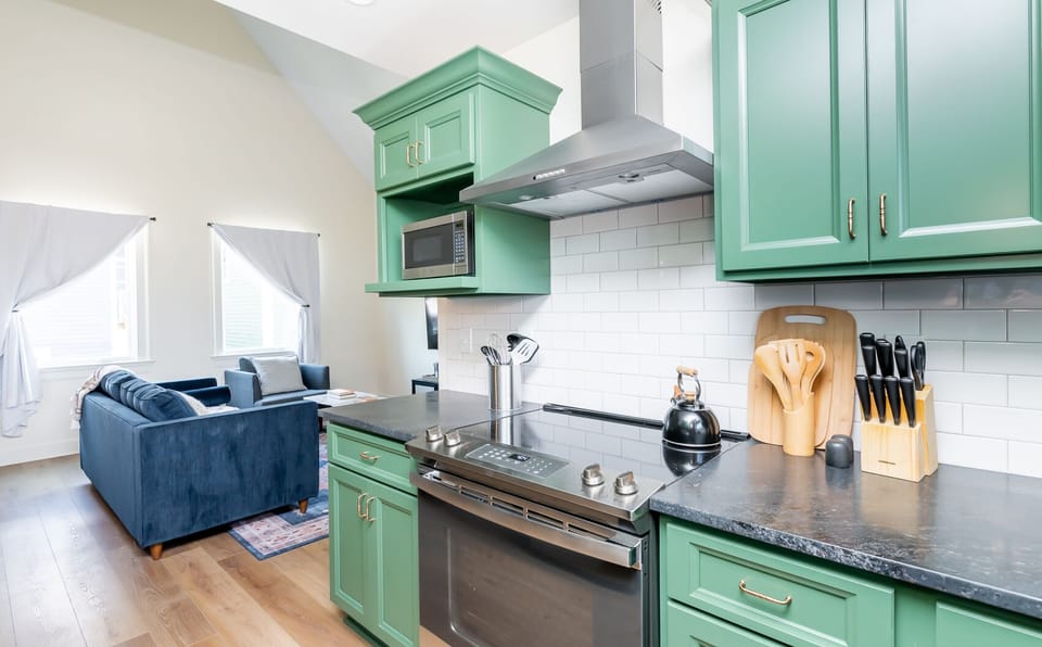 Full kitchen