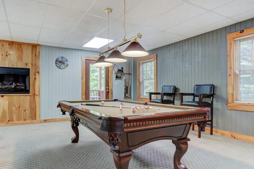 Gameroom with Fireplace 2