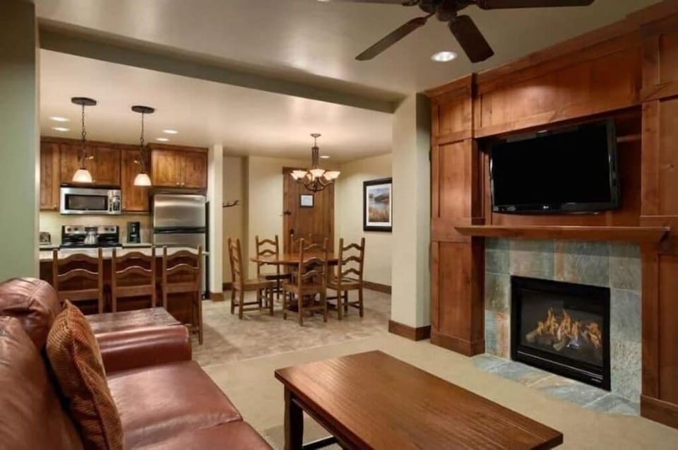 2 Bedroom Residence - Grand Lodge on Peak 7
