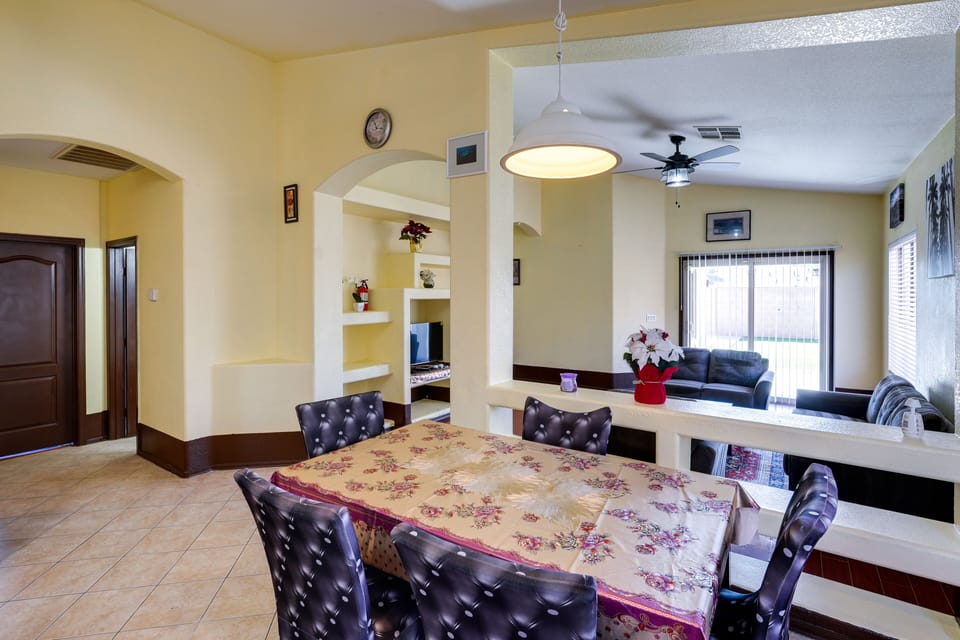 Dining Area | Dishware & Flatware Provided