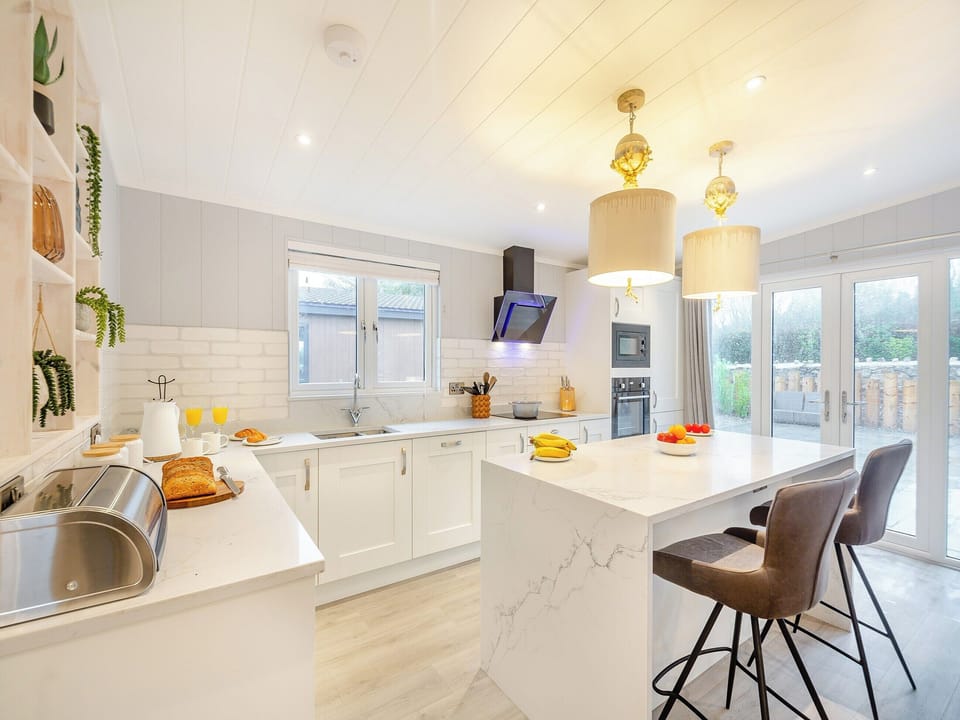 Open plan living space | 1 Sandbanks, Benllech