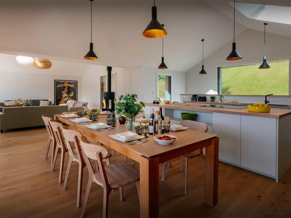 Dining/kitchen
