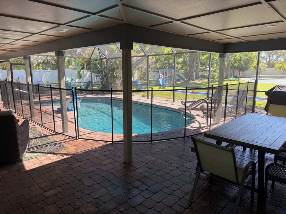 Child Safety Pool Fence Available — Peace of Mind for Parents