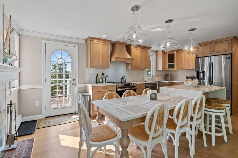 Integrated dining area