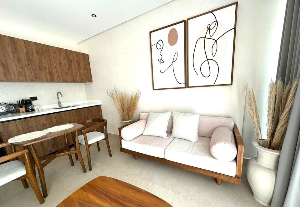 Transform your living space effortlessly with our versatile sofa bed. 