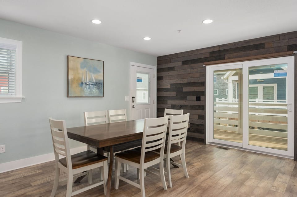 NH387E: Currituck Cottage | ML Dining Area-Seating for 6, Deck Access