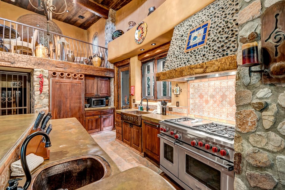 Full Equipped Kitchen with Stainless Steel Appliances