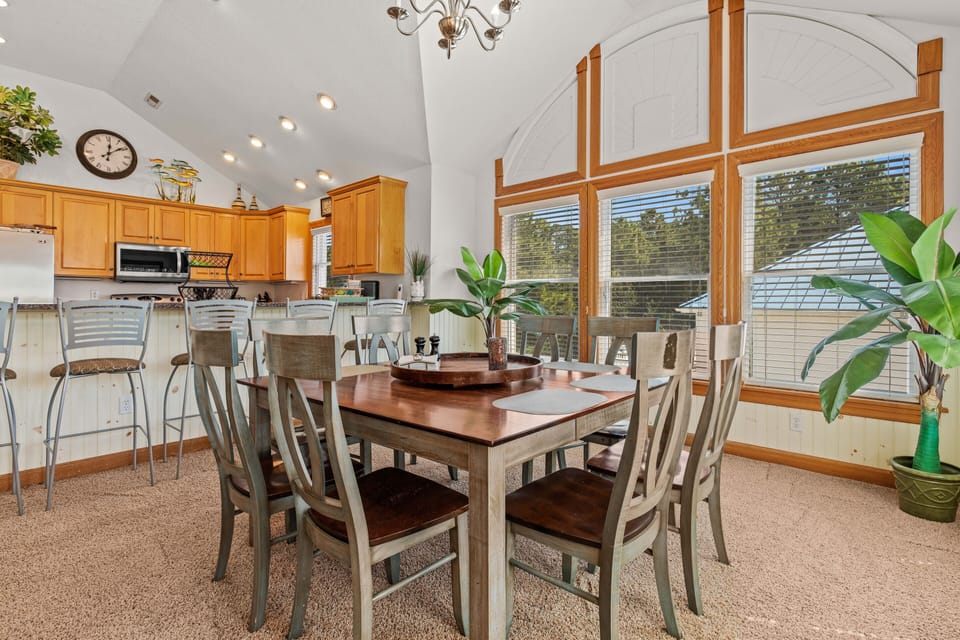 Dining Area - Top Level