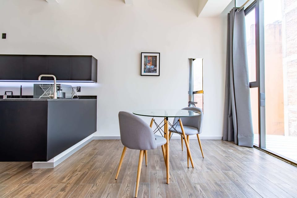 Crafted for both style and togetherness—your ideal dining retreat.


