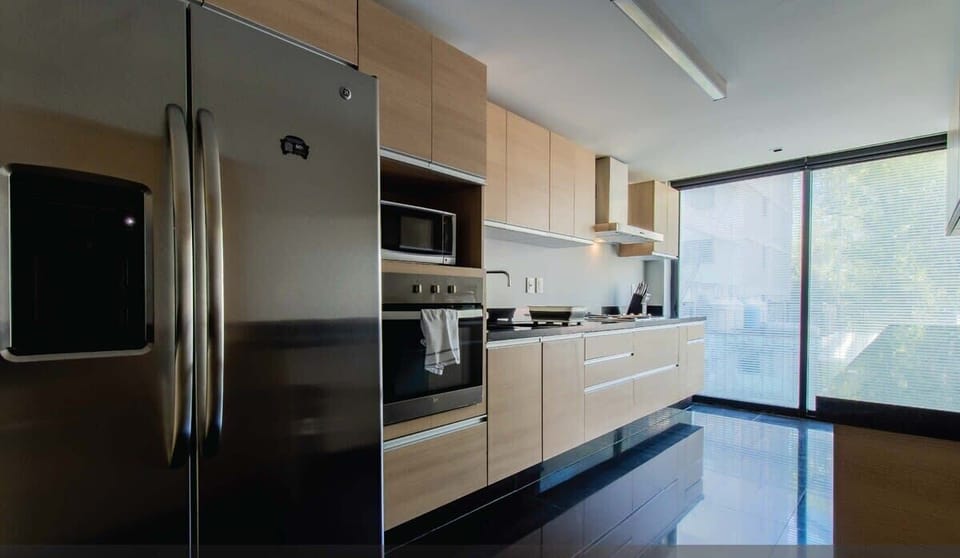 Elegant, fully equipped kitchen