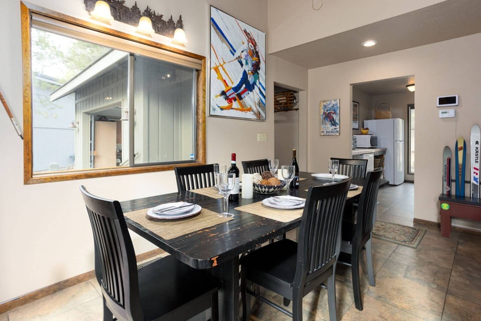 "Great house, very nice, loved our stay." - Jacob