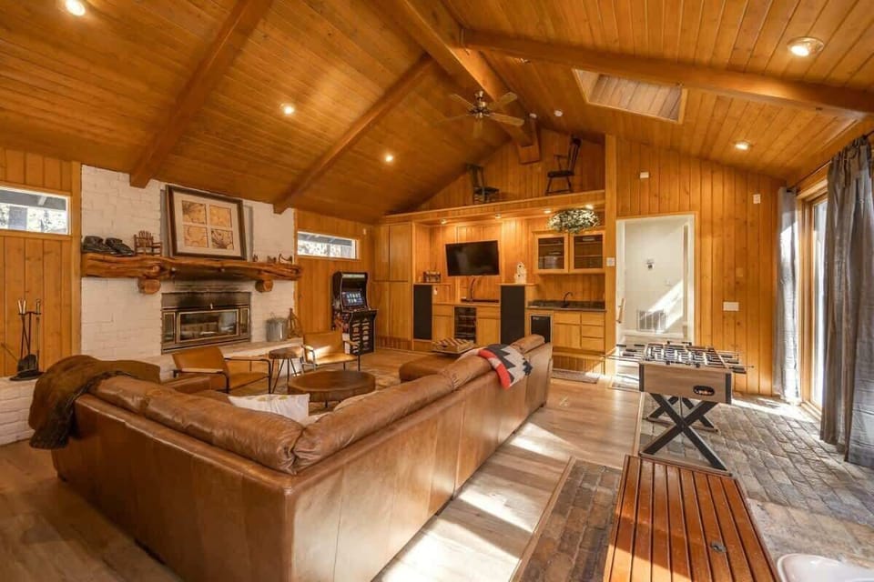 Huge Sitting area with log fireplace