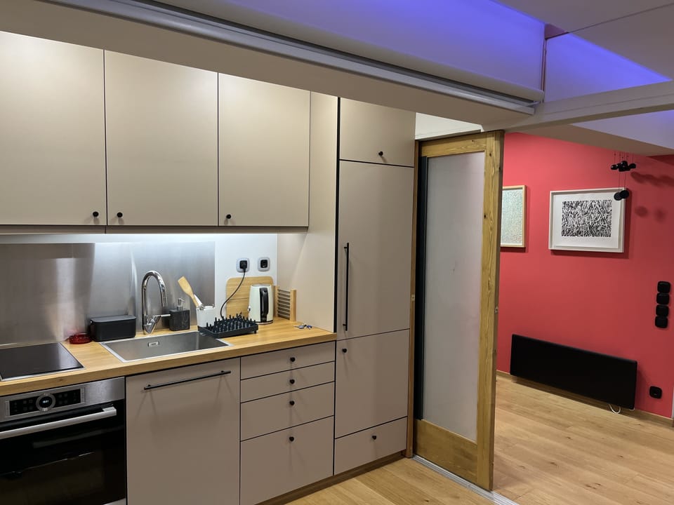 Kitchen and entrance hall