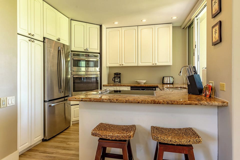 Plenty of space to create Maui meals