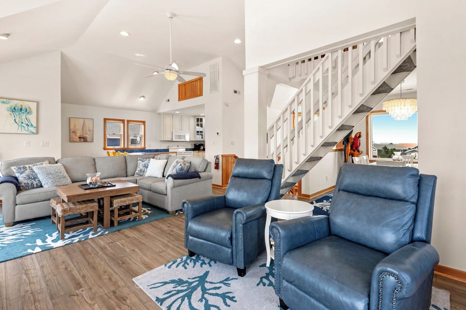 HIFR01: Frisco Sol | Top Level Living Area