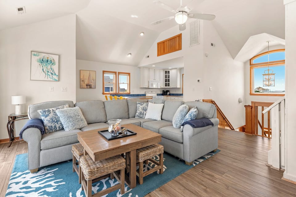 HIFR01: Frisco Sol | Top Level Living Area