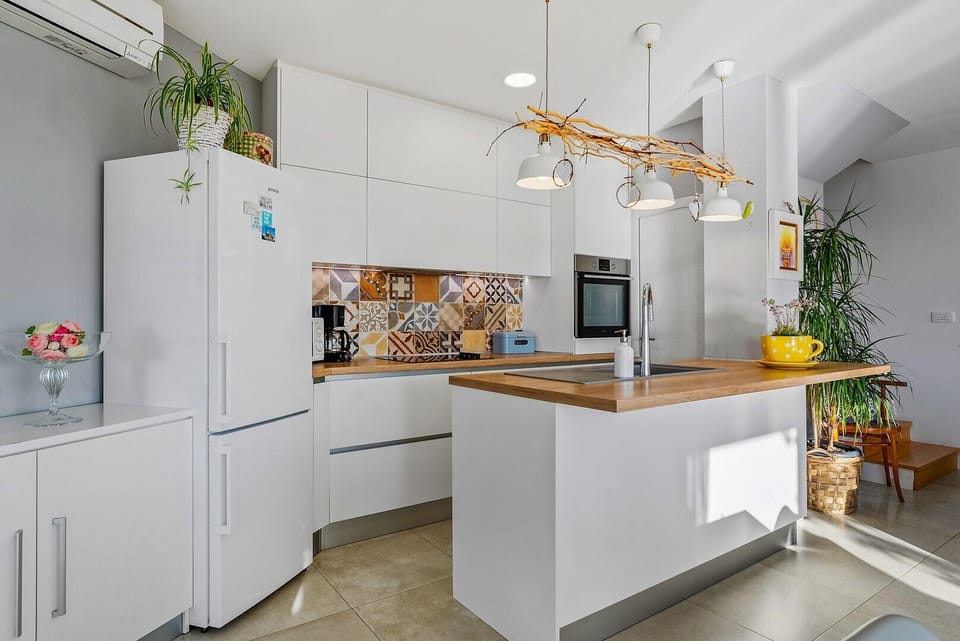 Practical kitchen island, a dining table for 8 people