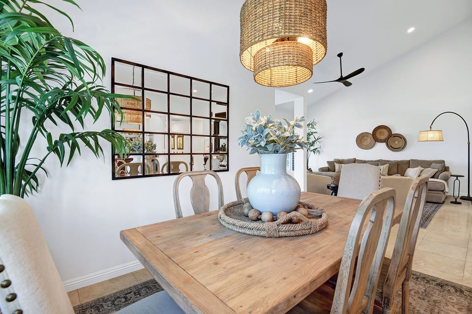 DINING SPACE REVERSE.jpg mls